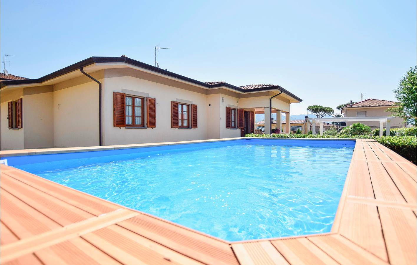 Geräumiges Apartment mit Pool, WiFi & Parkplatz - Camaiore in Camaiore, Italienische Riviera