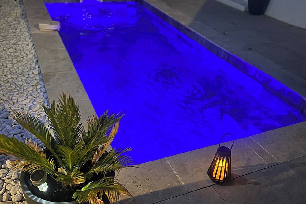 Villa neuve 4 chambres (8personnes) avec piscine, Plage du magaud 5min à pieds ! in La Garde, Côte méditerranéenne (France)