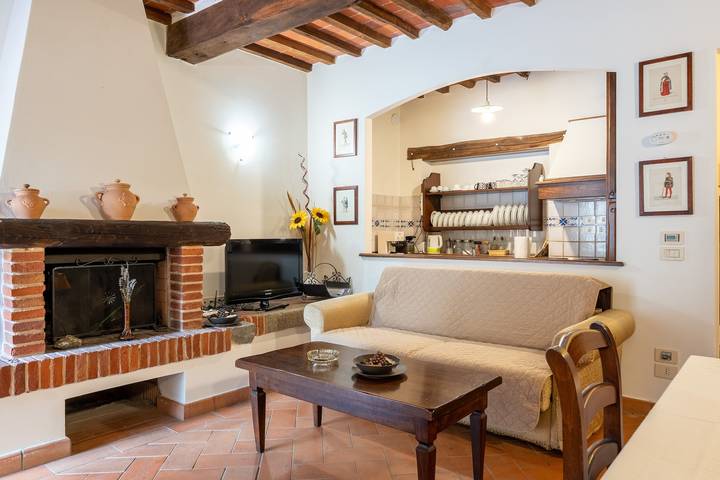 Appartamento intero, Appartamento per vacanze "Monastero" con vista sulle montagne, piscina in comune e Wi-Fi in Metelliano, Cortona