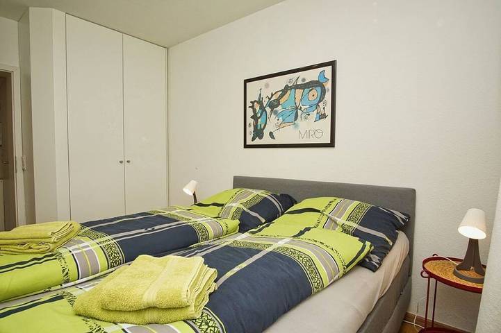 Ganze Wohnung, Großzügige Ferienwohnung mit Terrasse und Garten im ruhigen Landhaus Wildrose - in Pantow, Zirkow