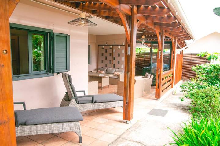 Location de vacances pour 6 personnes, avec piscine ainsi que jardin et vue à Sainte-Marie (Île de la Réunion) - 4