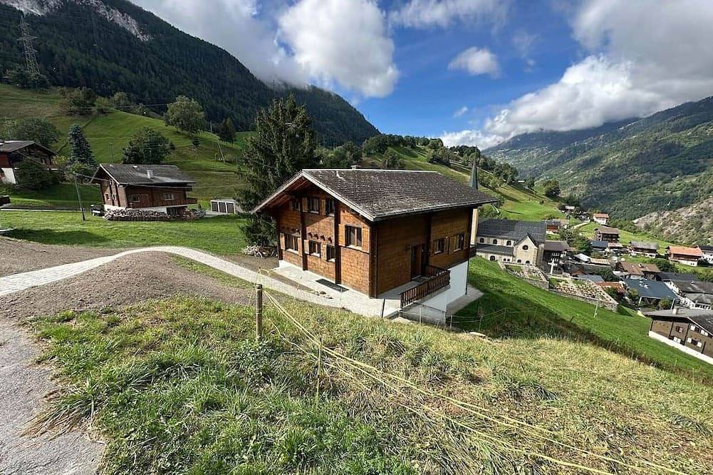 Swiss Chalet Mallum - Erdgeschosswohnung in Grengiols, Aletsch Arena