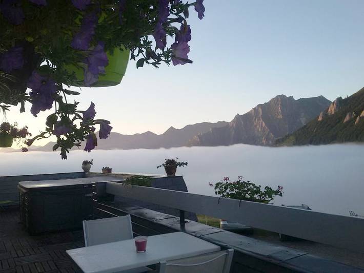 Chambre d’hôte pour 5 personnes, avec Terrasse ainsi que Jacuzzi et Jardin dans Parc national des Pyrénées