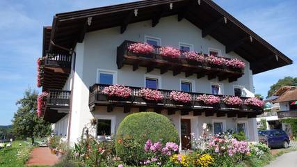 Ferienwohnung für 2 Personen, mit Seeblick und Balkon in Rimsting