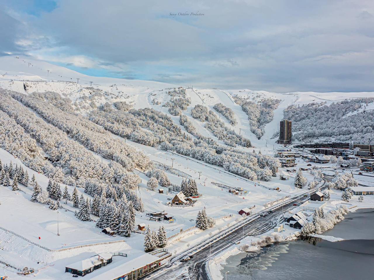 Apartamento entero, Amplio apartamento al pie de pistas en Super Besse in Super Besse, Besse-et-Saint-Anastaise