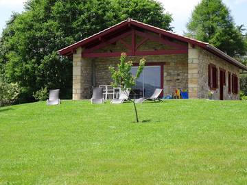 Gîte pour 6 personnes, avec terrasse et jardin à Souraïde