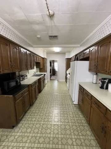 Vacation Rental for 10 Guests in Lafayette, Louisiana, Picture 3