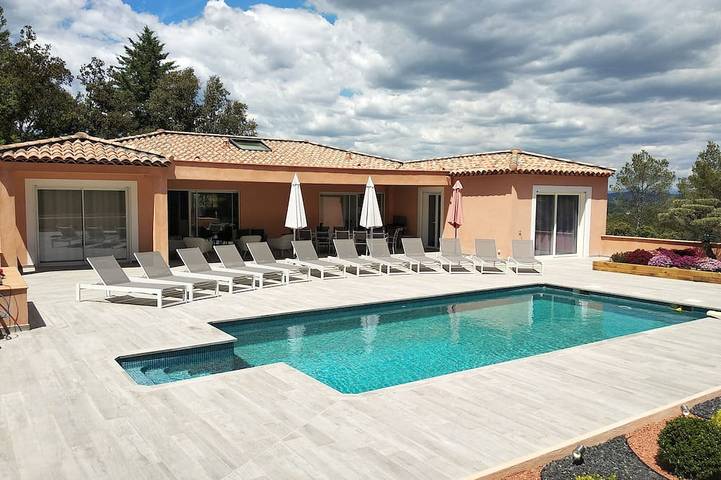 Ferienhaus für 11 Personen, mit Terrasse und Garten in Flassans-sur-Issole