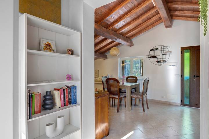 Maison de vacances 'Soggiorno dell'artista' avec vue sur le lac, Wi-Fi et climatisation in Terni, Valnerina