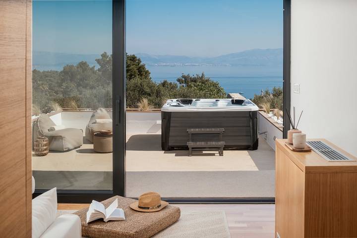 Villa pour 10 personnes, avec sauna ainsi que jardin et piscine, animaux acceptés dans Šolta - 2