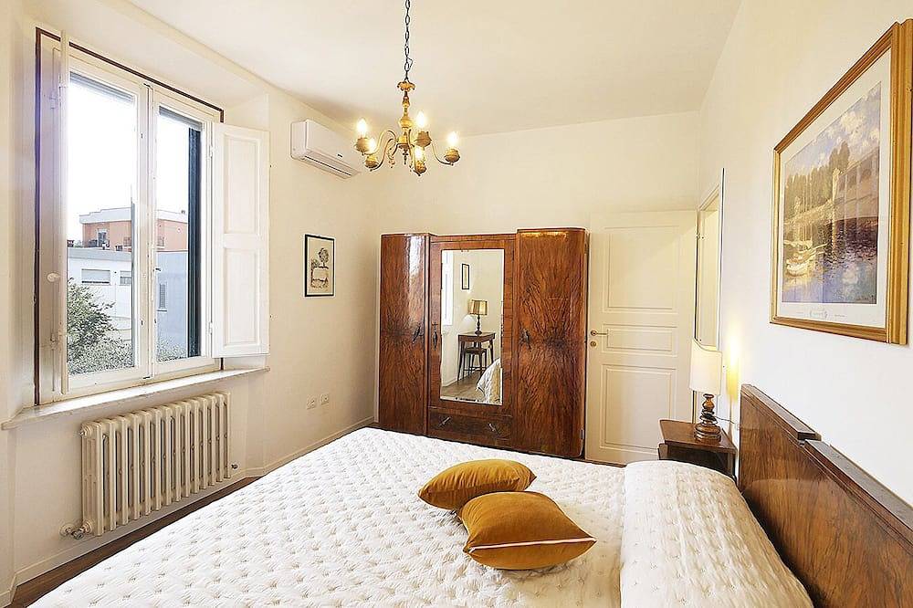 Appartamento intero, 5 minutes from the sea, Apartment \"La Stazione\", for families in the town center in Castagneto Carducci, Costa degli Etruschi