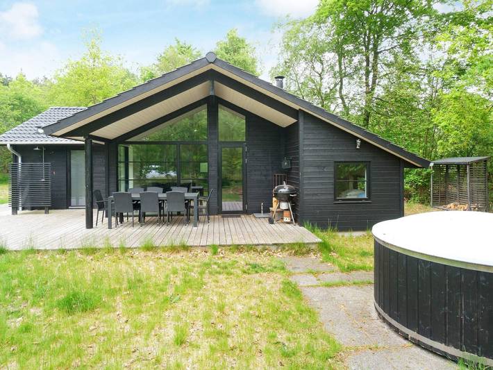Ferieudlejning for 8 personer, med Terrasse i Vig
