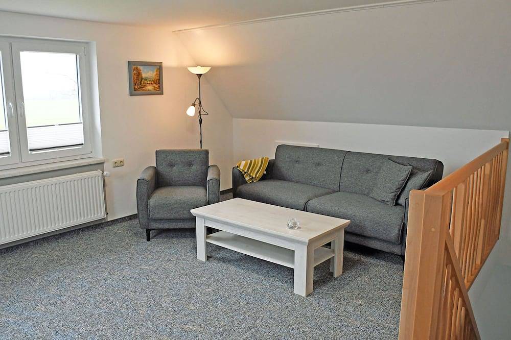 Ganze Wohnung, Ferienwohnung Tilda mit Terrasse - Ferienwohnungen Udars auf Rügen in Schaprode, Rügen