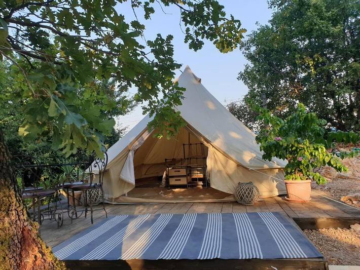 Camping für 2 Personen, mit Terrasse und Garten sowie Pool an der Makarska Riviera