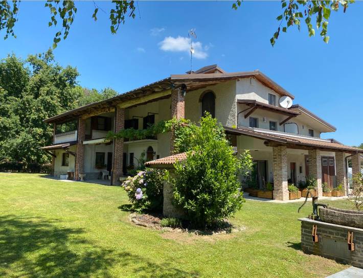 Casa vacanze 'Alpi Liguri' con vista sulle montagne, terrazza condivisa e Wi-Fi in Peveragno, Provincia di Cuneo