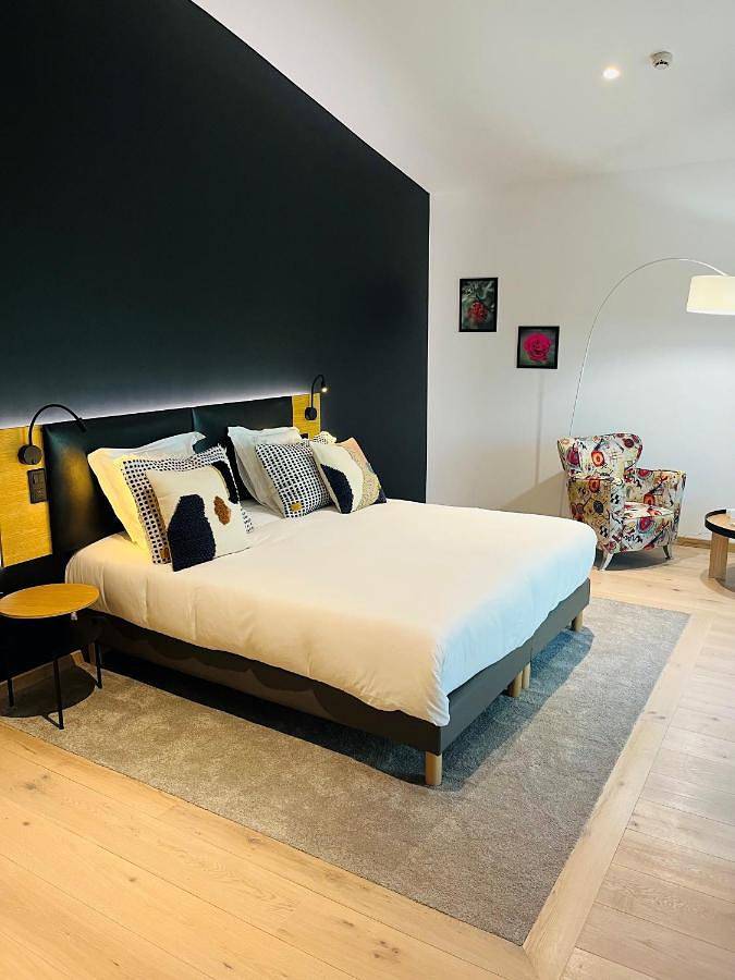 Hôtel pour 4 personnes, avec Terrasse et Jardin ainsi que Piscine et Sauna à Busnes
