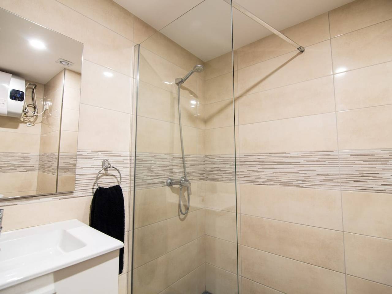 Estudio entero, Estudio renovado con vistas al mar, ideal para nómadas digitales in Playa de los Roques, Los Realejos