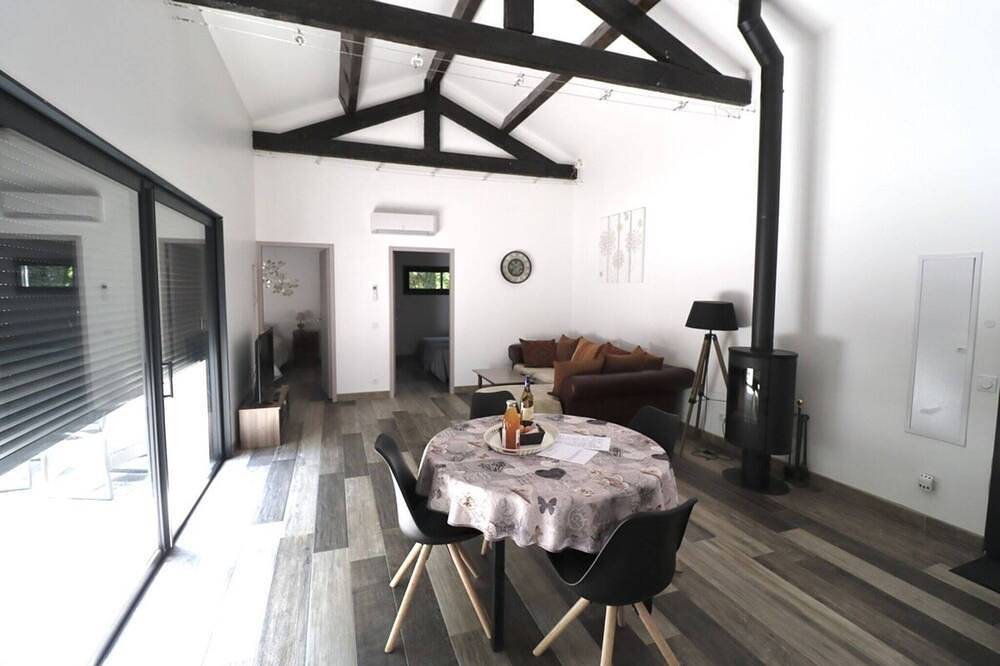 Maison Pour 4 p. Dans une Pinède D'un Mas Languedocien Avec Piscine et Jacuzzi in Saint-Just, Côte d'Améthyste