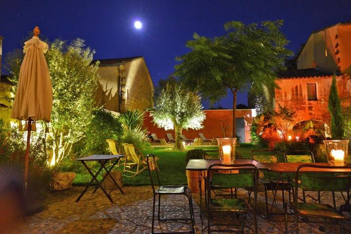 Chambre d’hôte pour 2 personnes, avec jardin et piscine à Uzès - 2