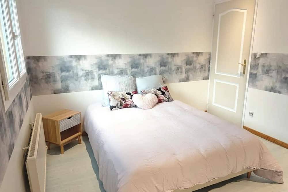 Appartement entier, Appartement 120 m2, 8 couchages tout équipé, parfait pour cour ou long séjour in Genas, Lyon et ses environs