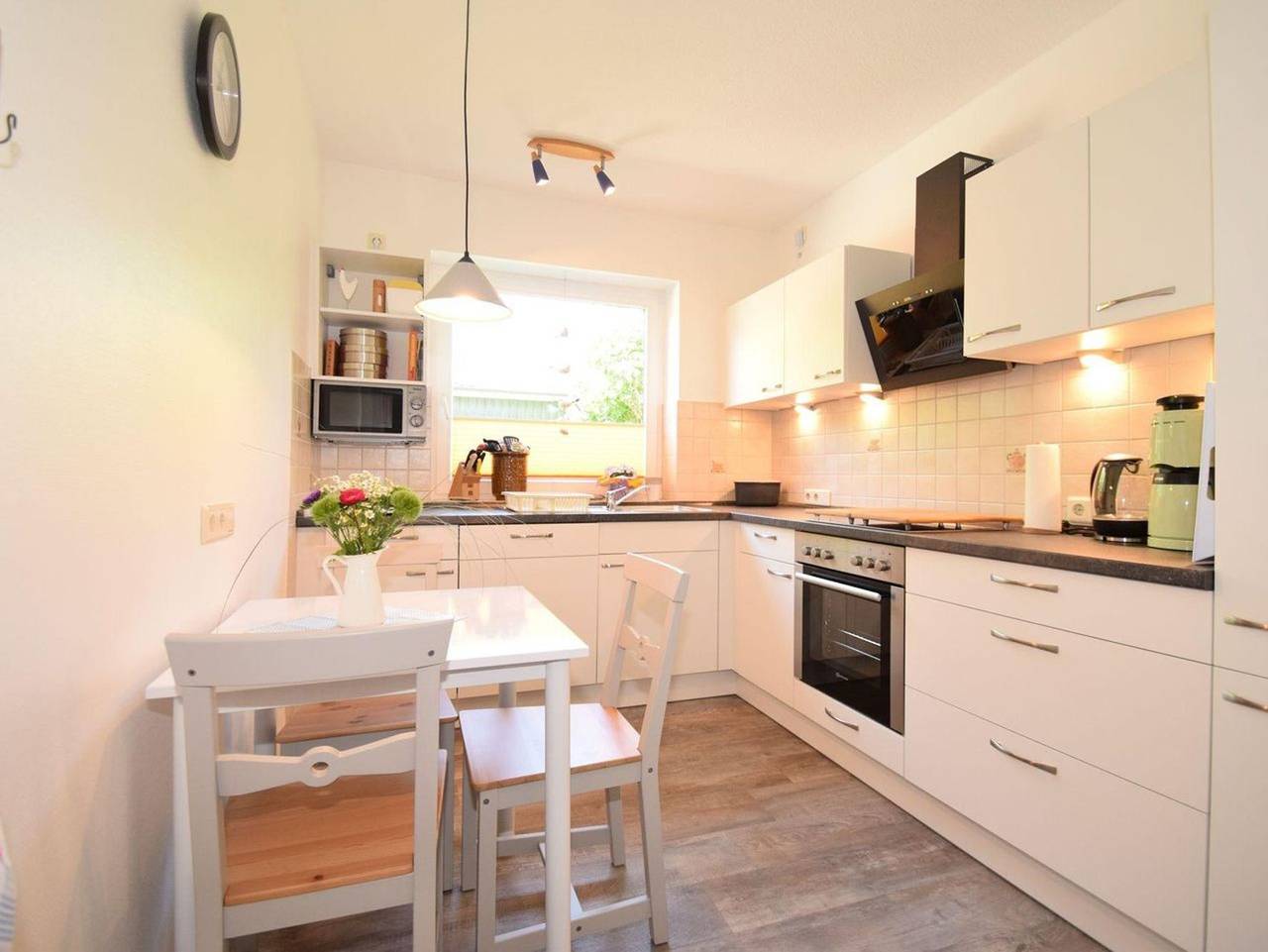 Haus Vereinsallee - Wohnen im Grünen für bis zu 8 Personen, im Zentrum von Büsum in Hafen Büsum, Büsum