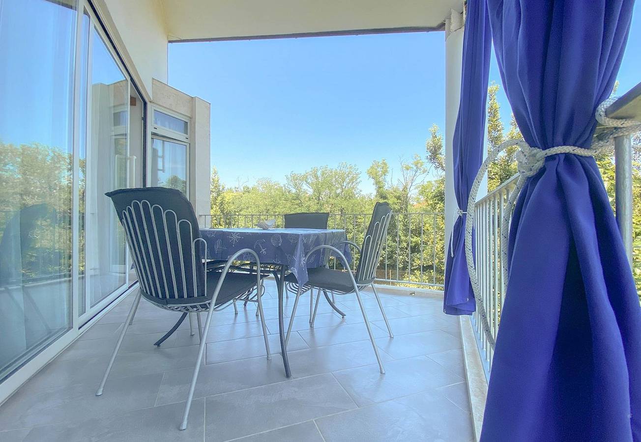 Ganze Wohnung, Charmantes Apartment nur 80 Meter bis zur blauen Adria mit privatem Balkon, Klima, Wifi in Zambratija, Umag und Umgebung