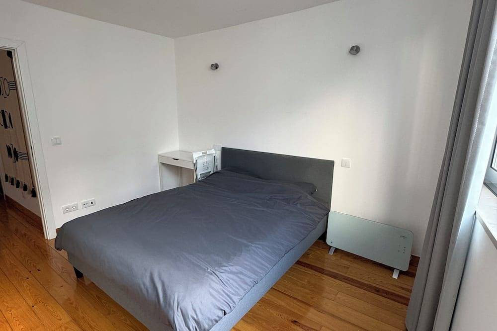 Ganze Wohnung, Charming Duplex on Lisbon's River Tejo in Almada, Halbinsel von Setúbal