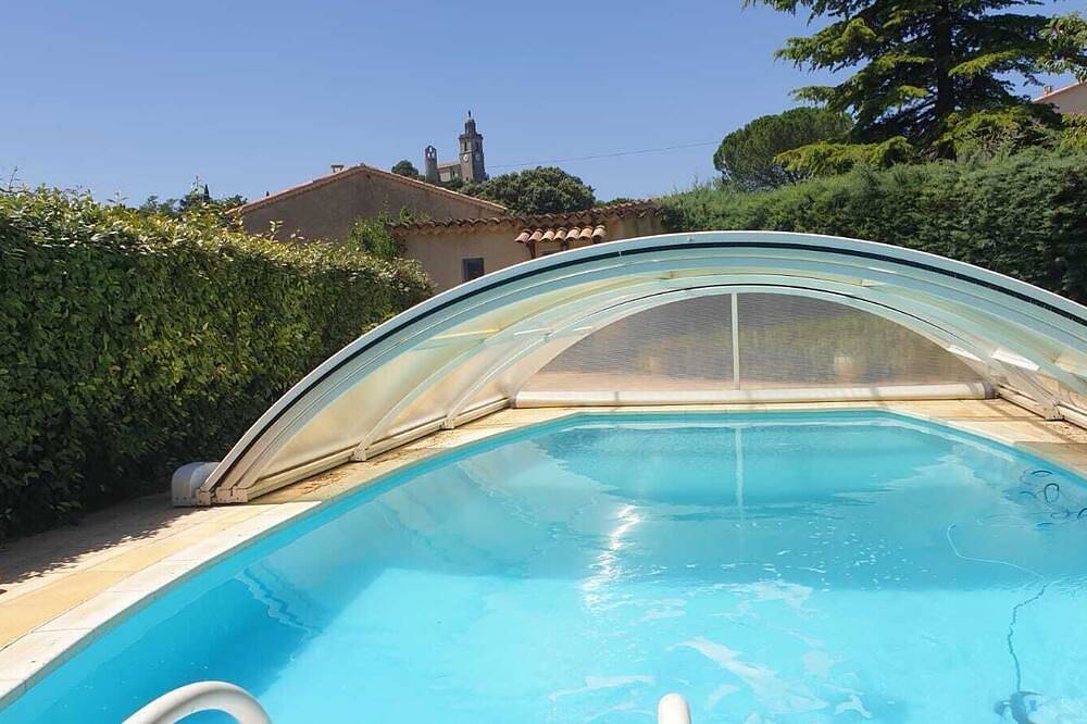 Provençal house with swimming pool Luberon in pretty village of Luberon in Reillanne, Regionaler Naturpark Luberon