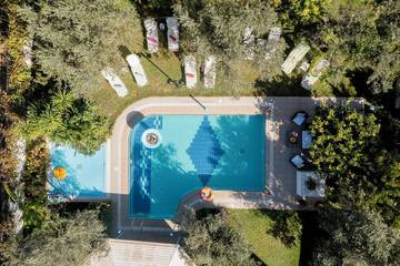 Ferienwohnung für 2 Personen, mit Pool und Balkon sowie Whirlpool in Archangelos
