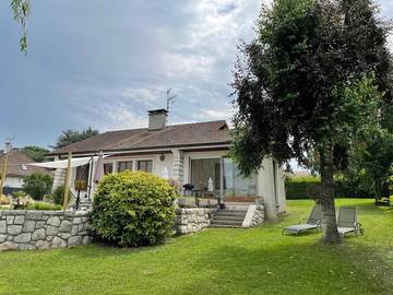 Cottage pour 5 personnes, avec vue sur le lac ainsi que vue et jardin à Nernier