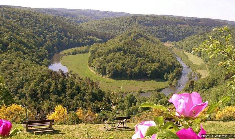 Appartement de vacances pour 6 personnes, avec Jacuzzi ainsi que Terrasse et Vue à Bouillon