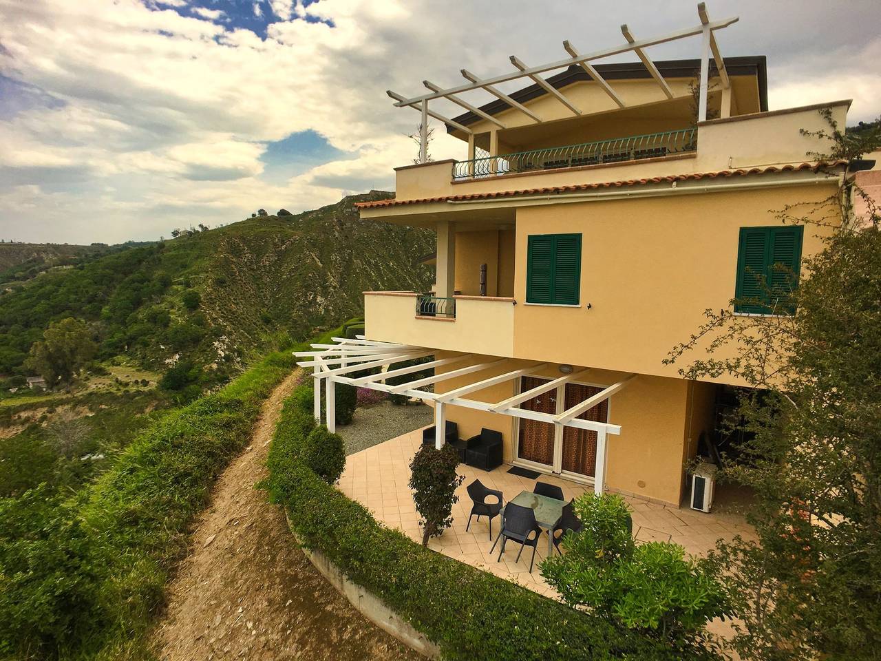 Ganze Wohnung, Gemütliche Wohnung in Parghelia mit Terrasse in Parghelia, Vibo Valentia Provinz