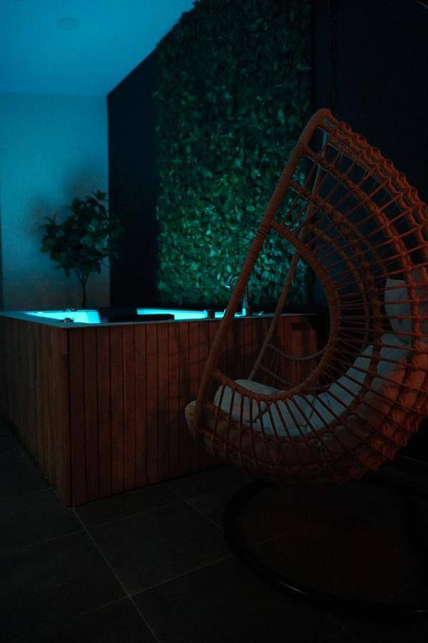 Location de vacances pour 2 personnes, avec jacuzzi ainsi que sauna et terrasse à Herstal - 3