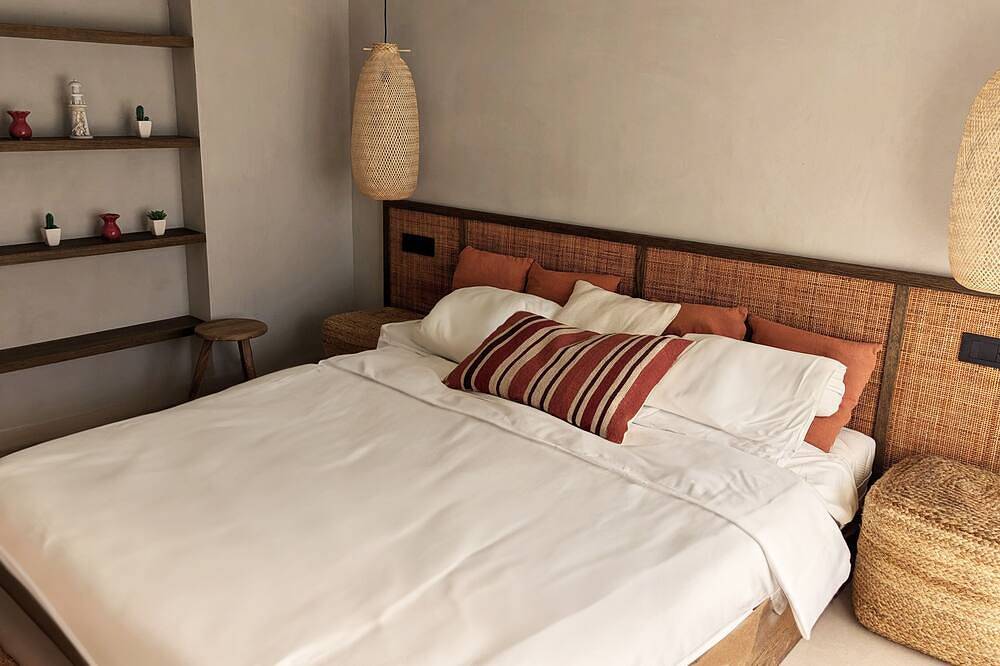 A Luxurious Mediterranean Escape on a Serene Island - Seaside Bungalow /2 in Drvenik Mali und Veli