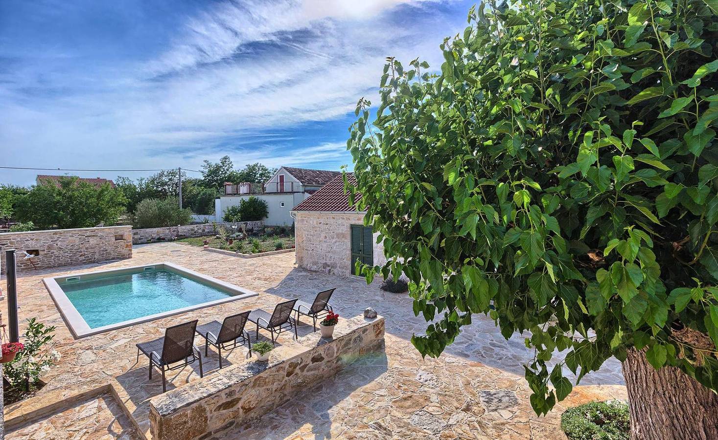 Ferienhaus Oliva - mit privatem Pool und 10 min zum Strand in Grad Benkovac, Zadar