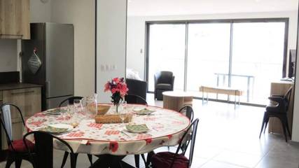 Gîte pour 9 personnes, avec balcon dans Office De Tourisme Des Albiez