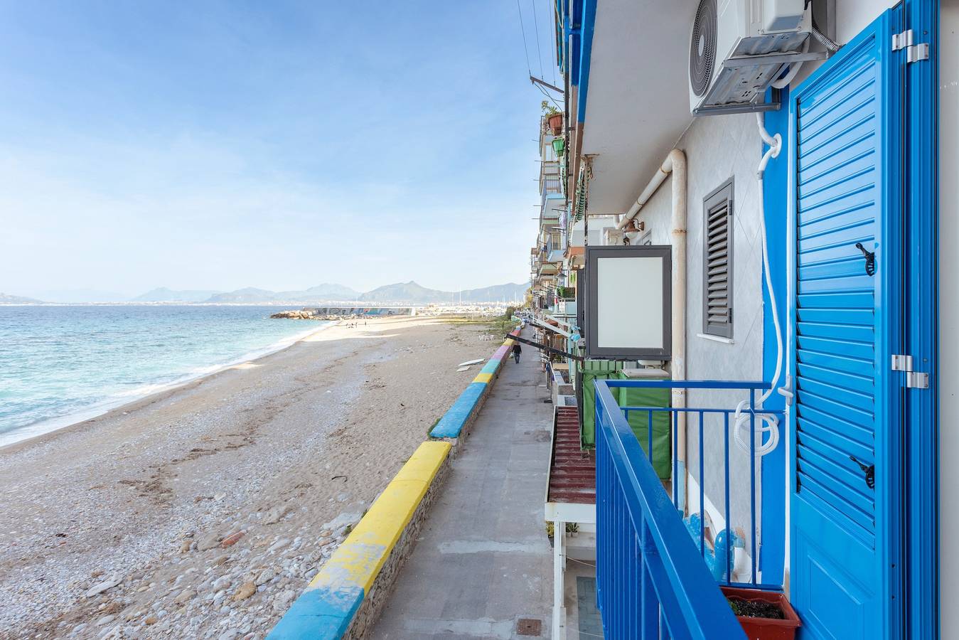 Maison de vacances 'Henriette' avec vue sur la mer, Wi-Fi et climatisation in Palerme, Province de Palerme