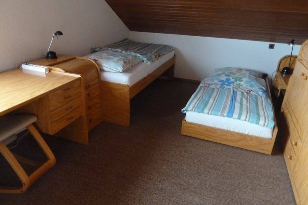 Ganze Wohnung, Familienfreundl. Ferienwohnung für 1-5  Pers.,  auch für Radfahrer oder Monteure in Mörlenbach, Bergstraße