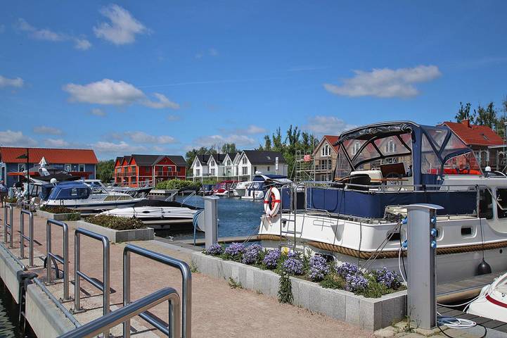 Ferienhaus für 12 Personen, mit Balkon und Garten in Mecklenburgische Seenplatte - 4