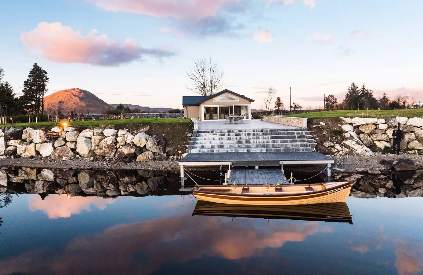 Lake Cottage in Connemara
