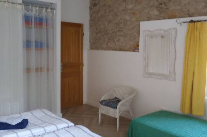 Gîte pour 7 personnes, avec jardin à Reynès - 3