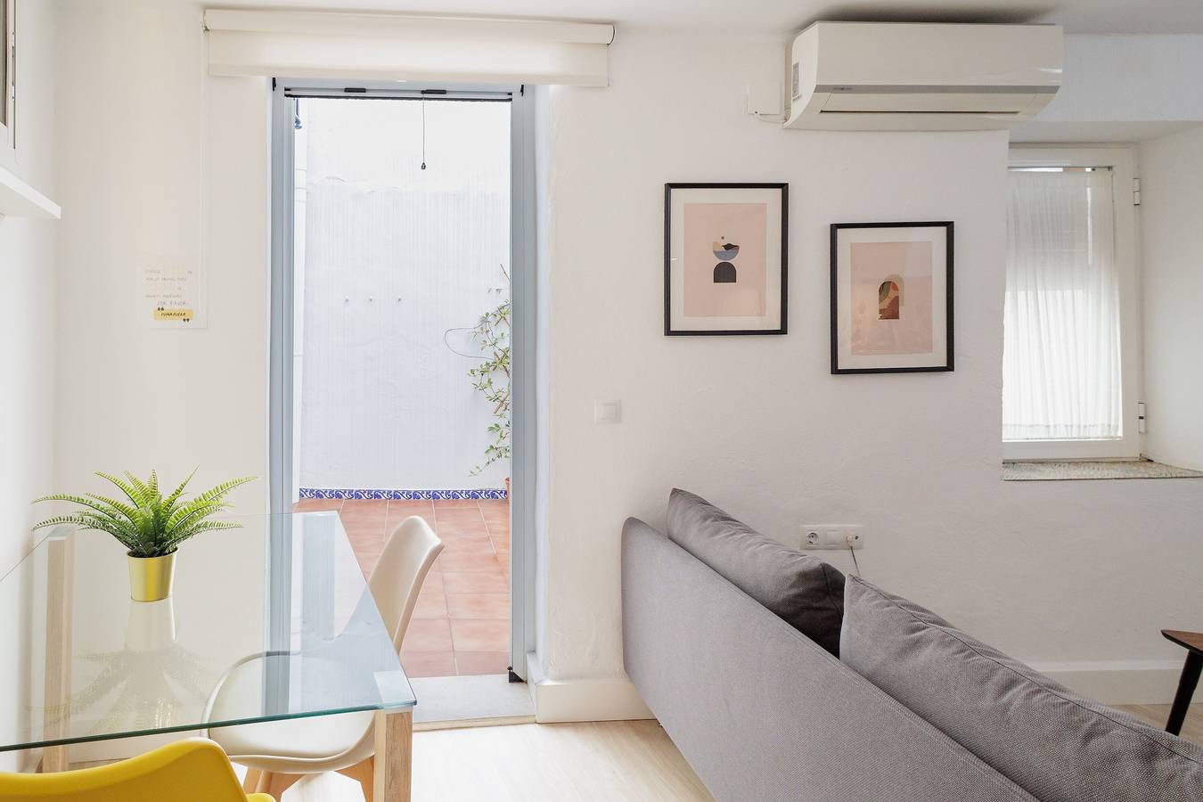 Apartamento entero, Apartamento 'Mini Loft Con Patio En La Alameda' con Wi-Fi y Aire Acondicionado in Casco Antiguo, Sevilla