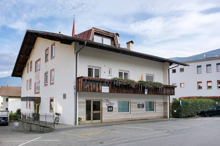 Ferienwohnung für 3 Personen, mit Balkon in Schlanders