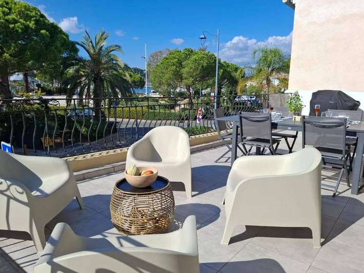 Gîte pour 5 personnes, avec vue et balcon dans Office De Tourisme De Saint Mandrier - 2