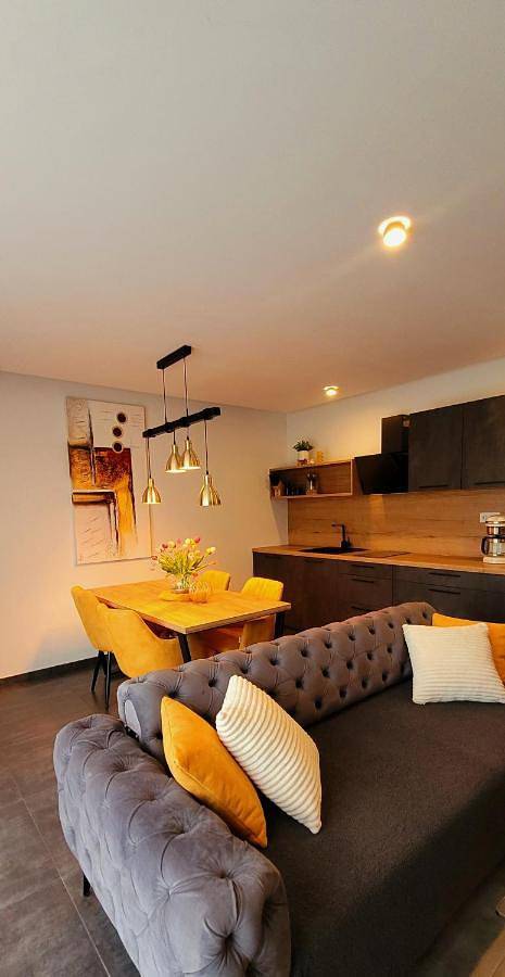 Ferienwohnung für 5 Personen, mit Ausblick und Garten sowie Terrasse - 1
