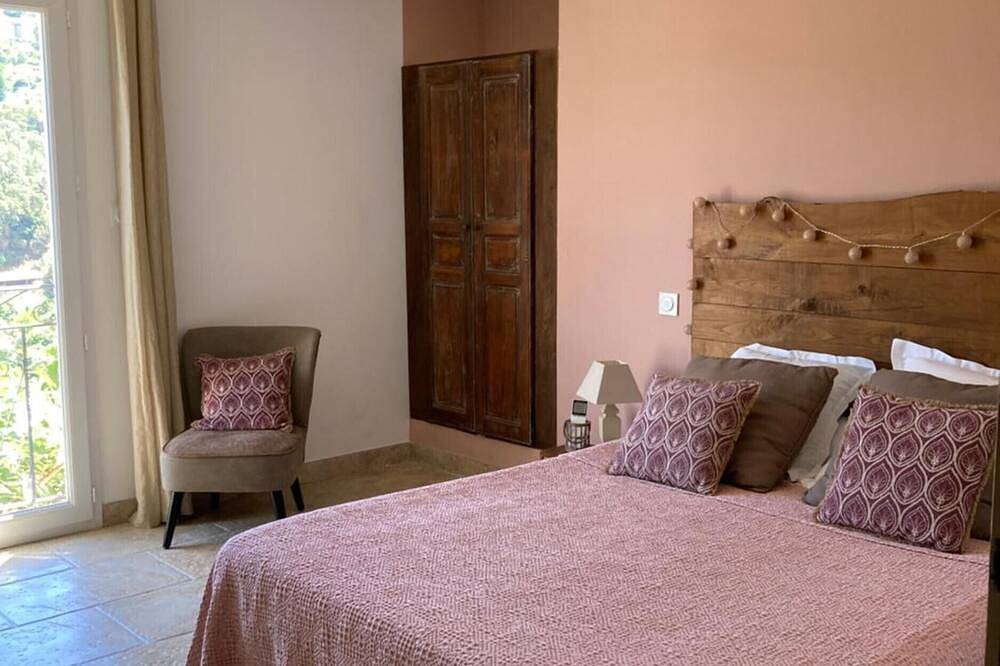 Room 'Balogna' with Mountain View, Wi-Fi and Air Conditioning in Vico, Ajaccio region