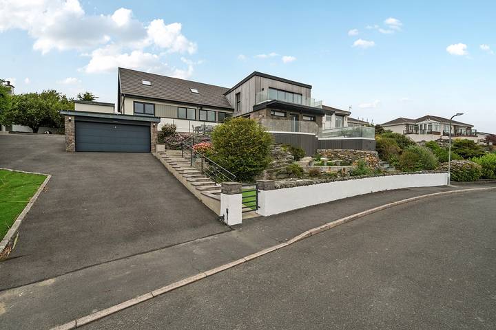 Cottage for 12 people, with balcony and hot tub on the Isle of Anglesey