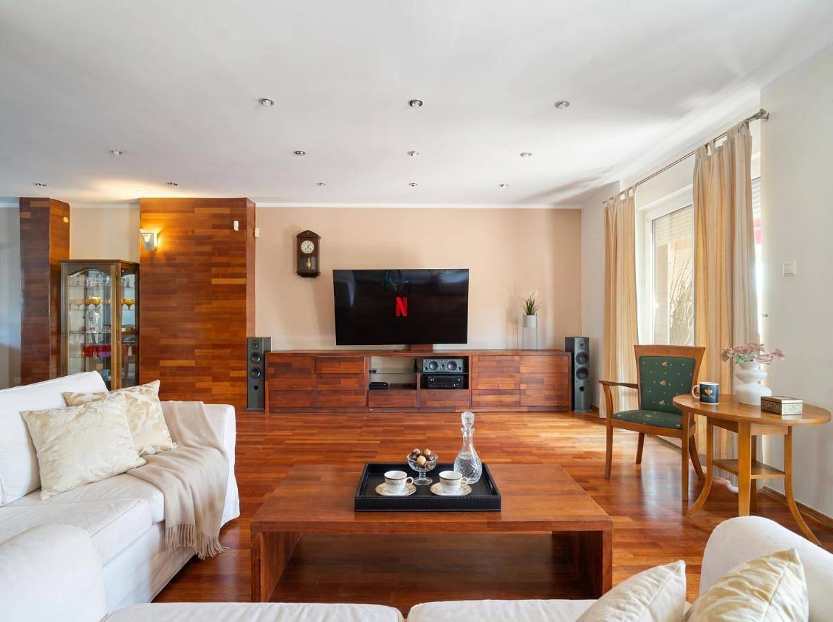 Golden Villas Urban Spa House - Warsaw in Wawer, Warschau