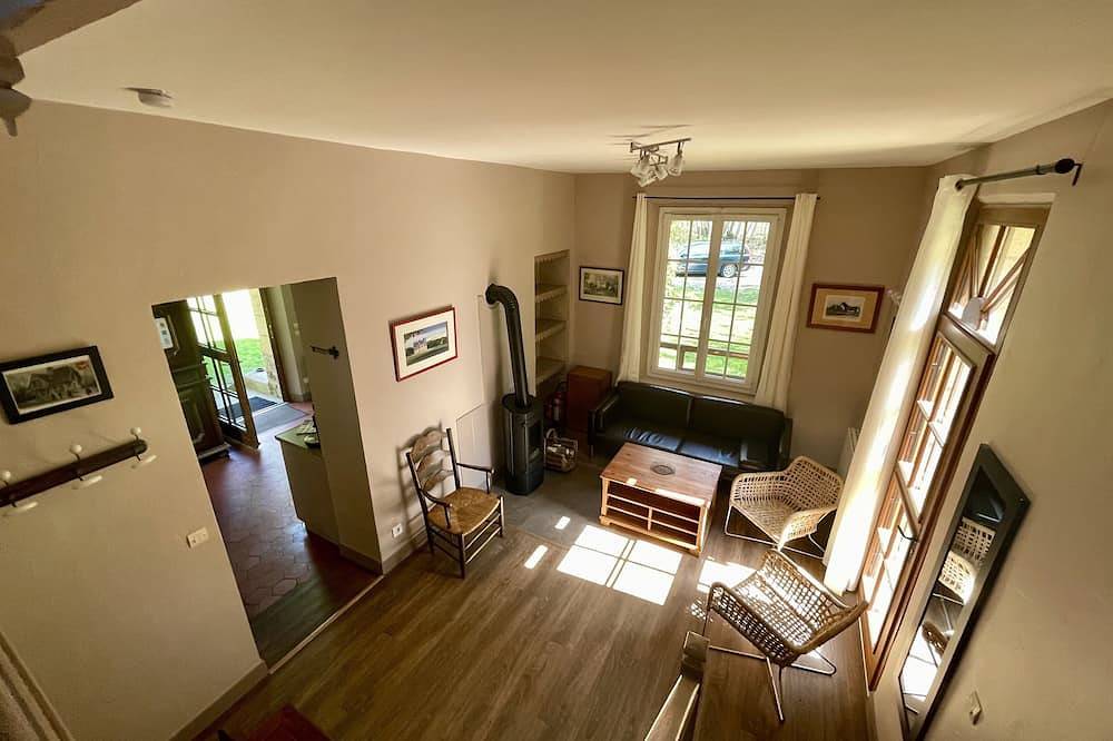 Gîte des 3 chênes : Nichée dans une clairière en plein parc régional du Vexin in Chambly, Oise