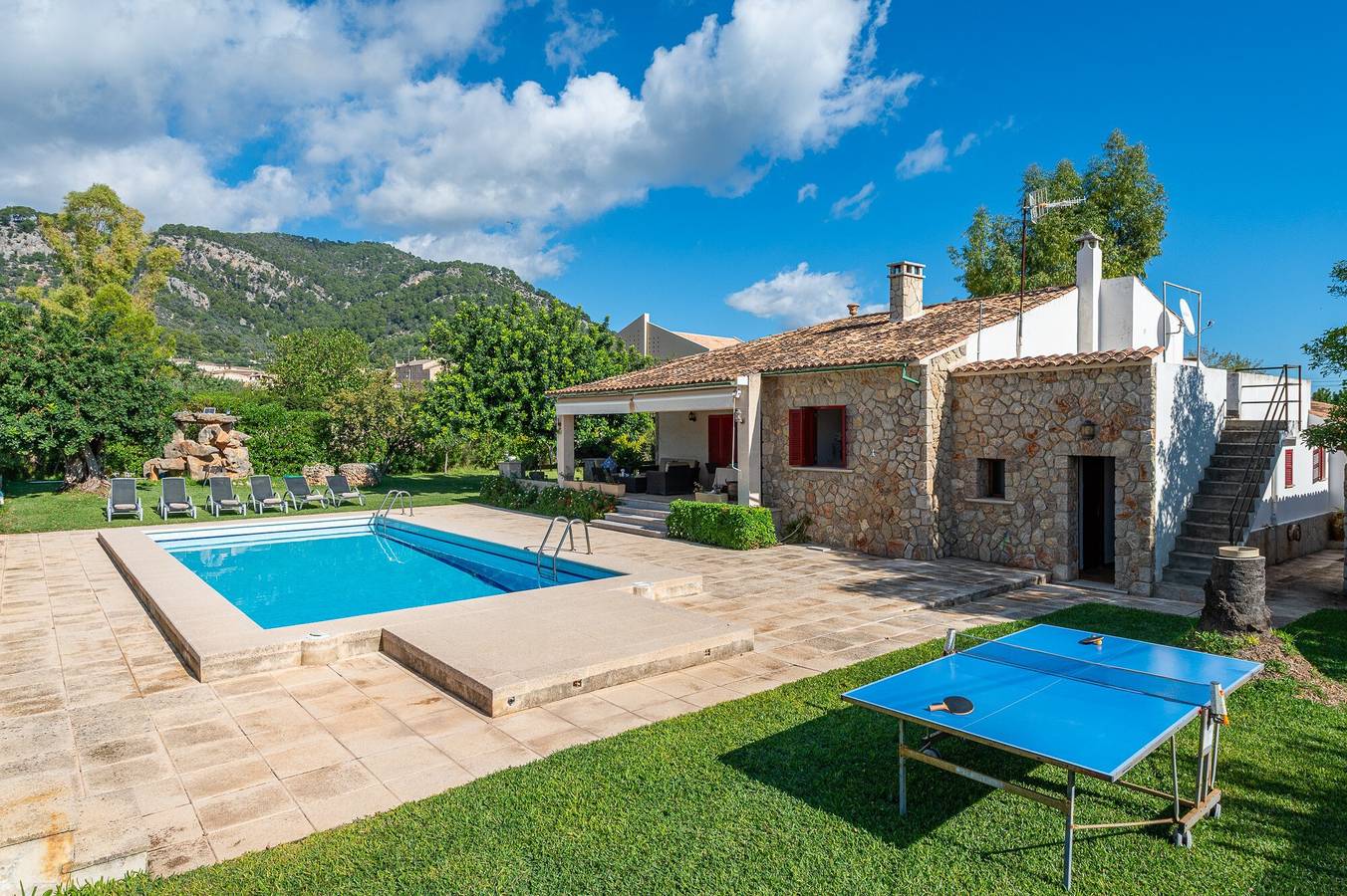Can Calistro: Rustikale Villa mit Tennisplatz und privatem Pool in Selva, Mallorca Inselmitte